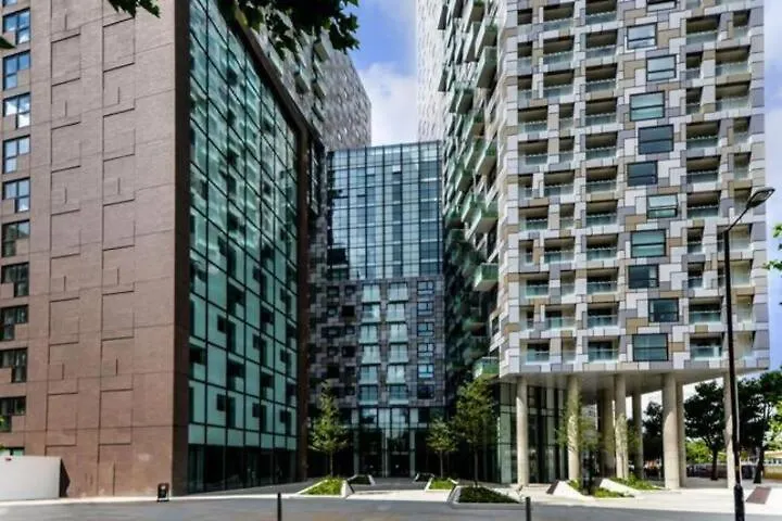Homestay Modern Stylish Double Bedroom In Canary Wharf London
