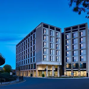 Courtyard By Marriott Airport Londen